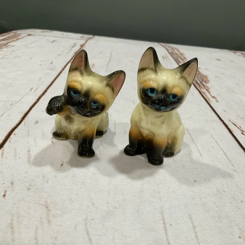 VINTAGE BRINNS BONE CHINA SIAMESE‎ KITTENS